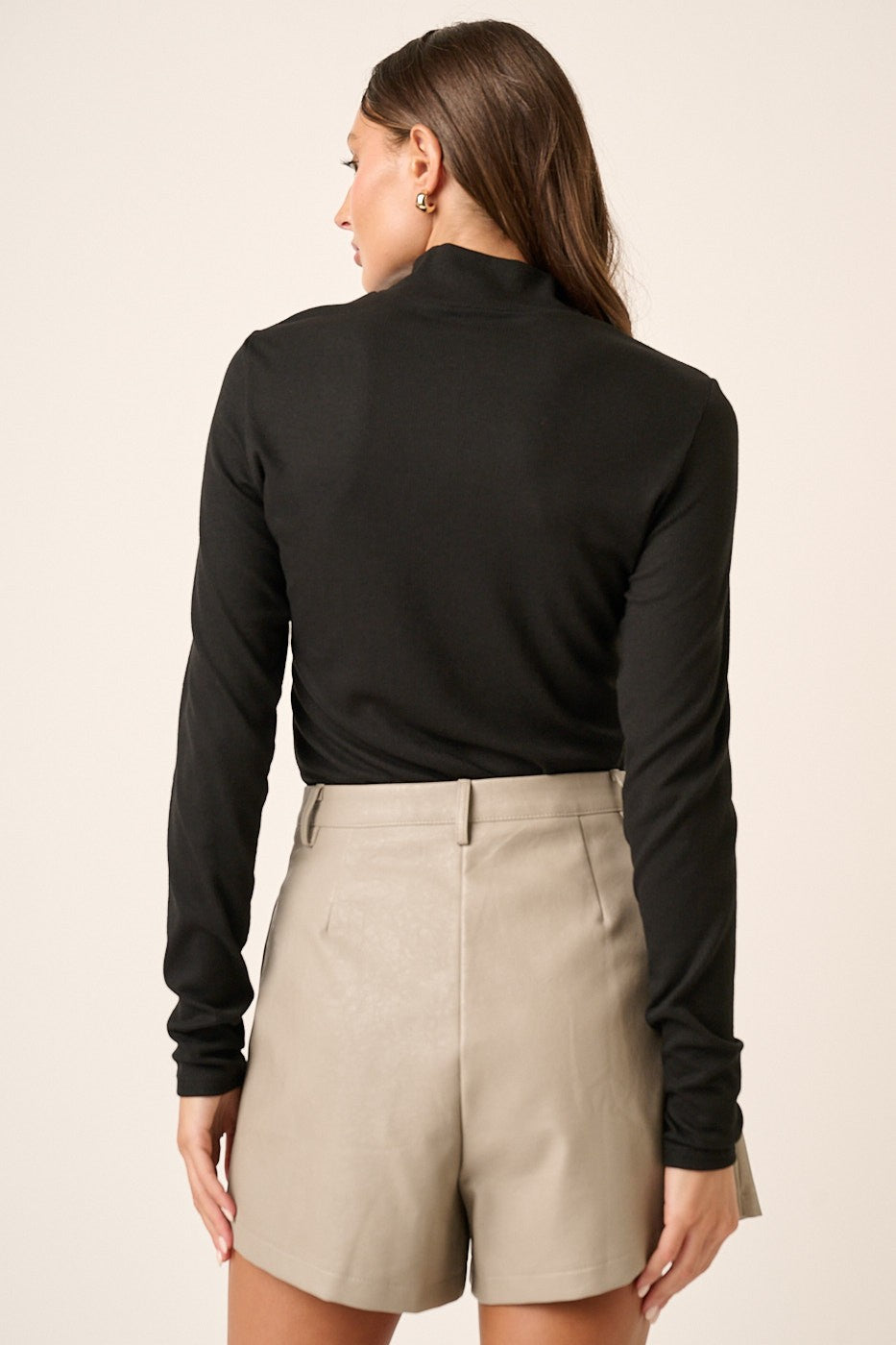 Bella Mockneck