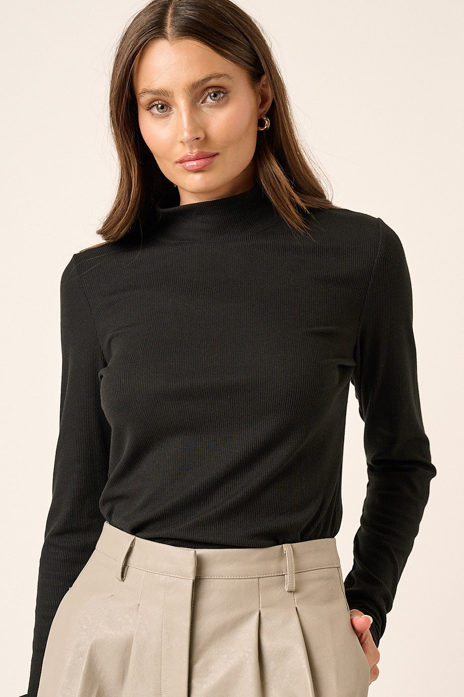 Bella Mockneck