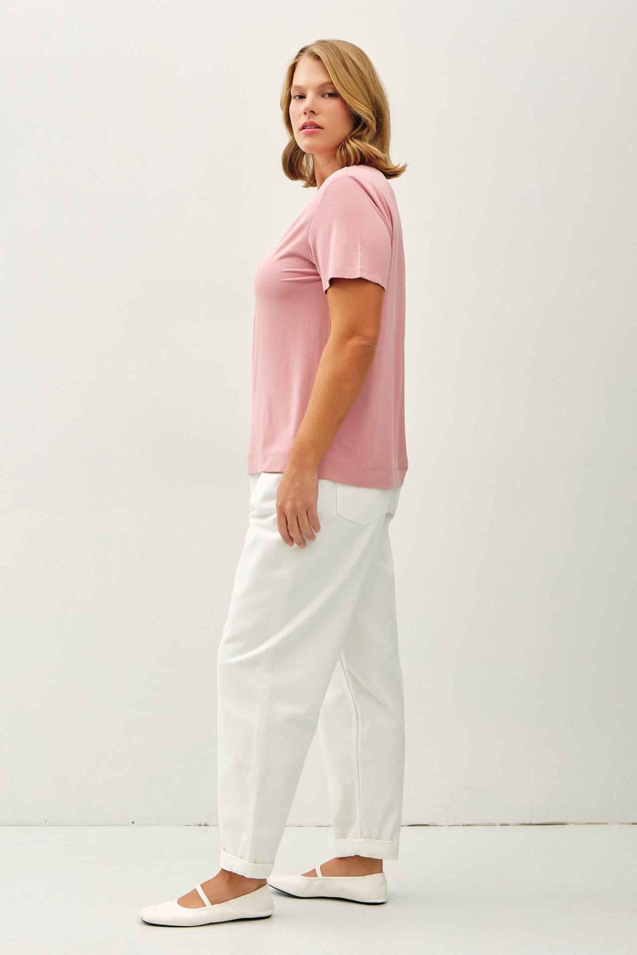 Halle Tee
