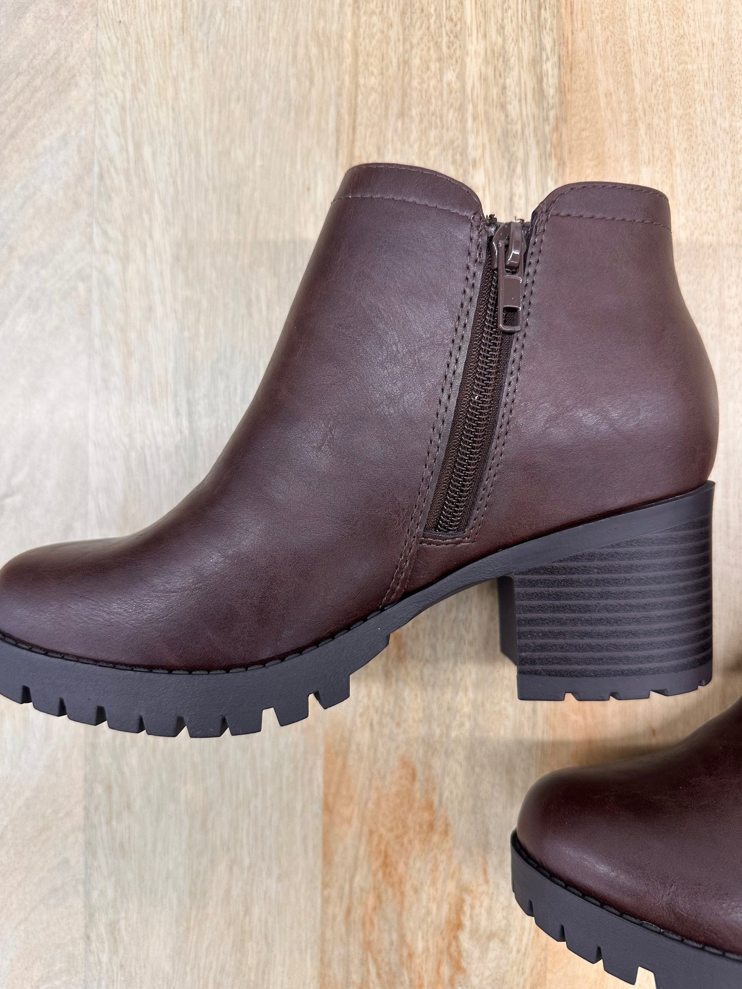 Laura booties