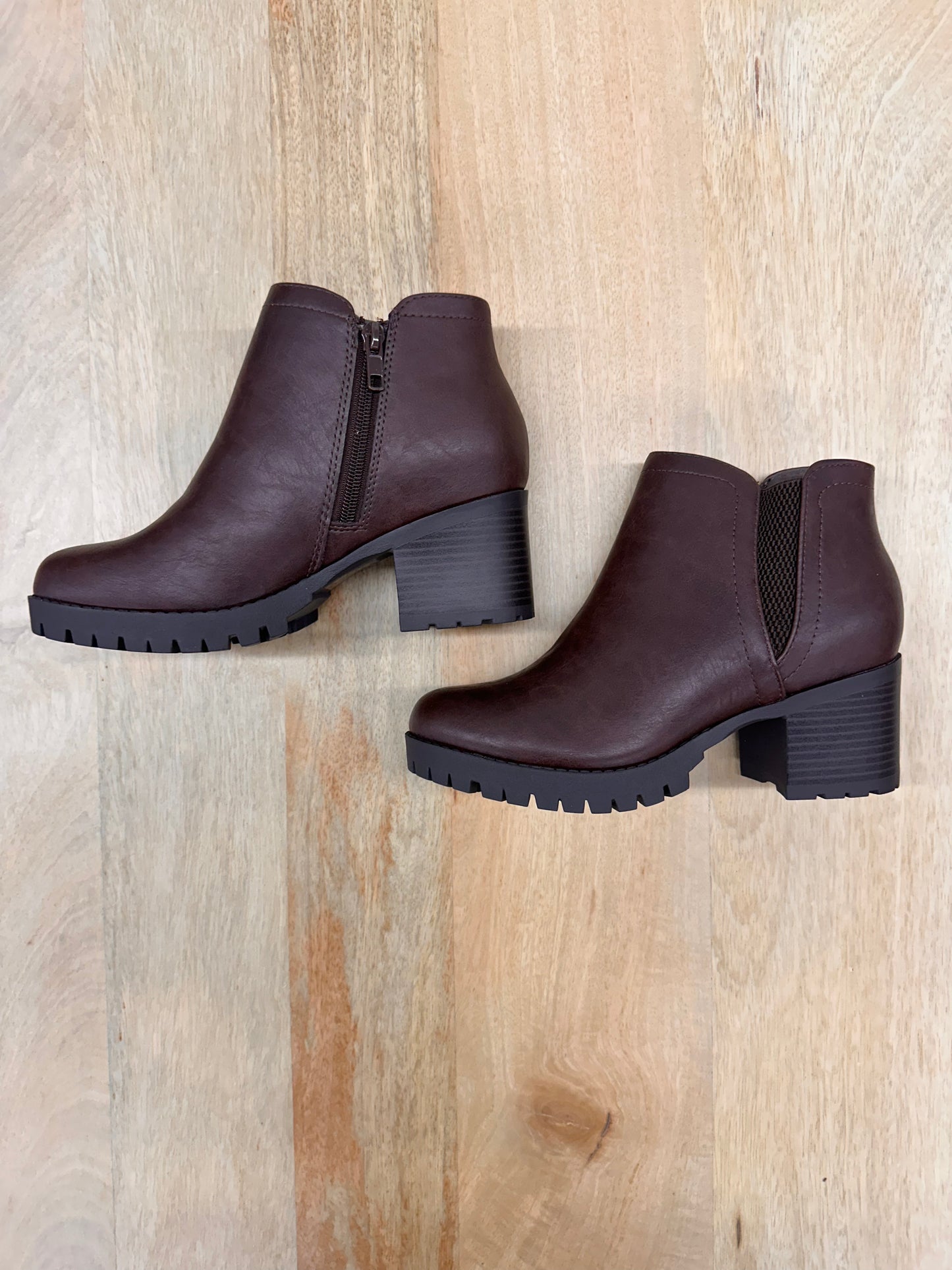 Laura booties