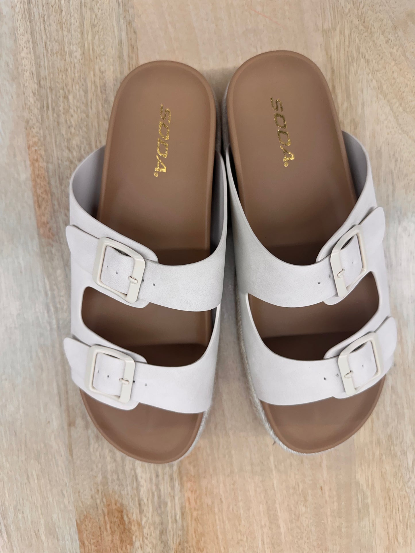 Lisa Sandal