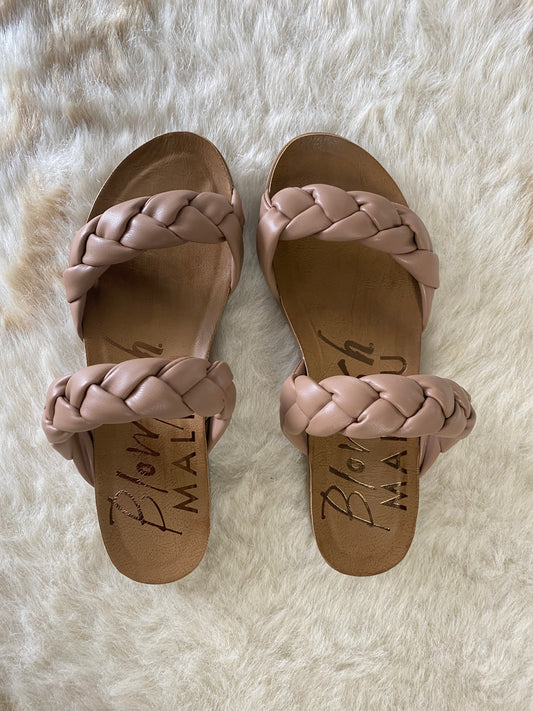 Andrea Sandal